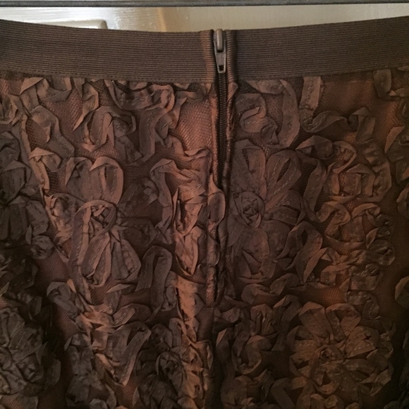 π π Transform Your Wardrobe with the Chic H&M Brown Ribbon Skirt! π π - Picture 4 of 8